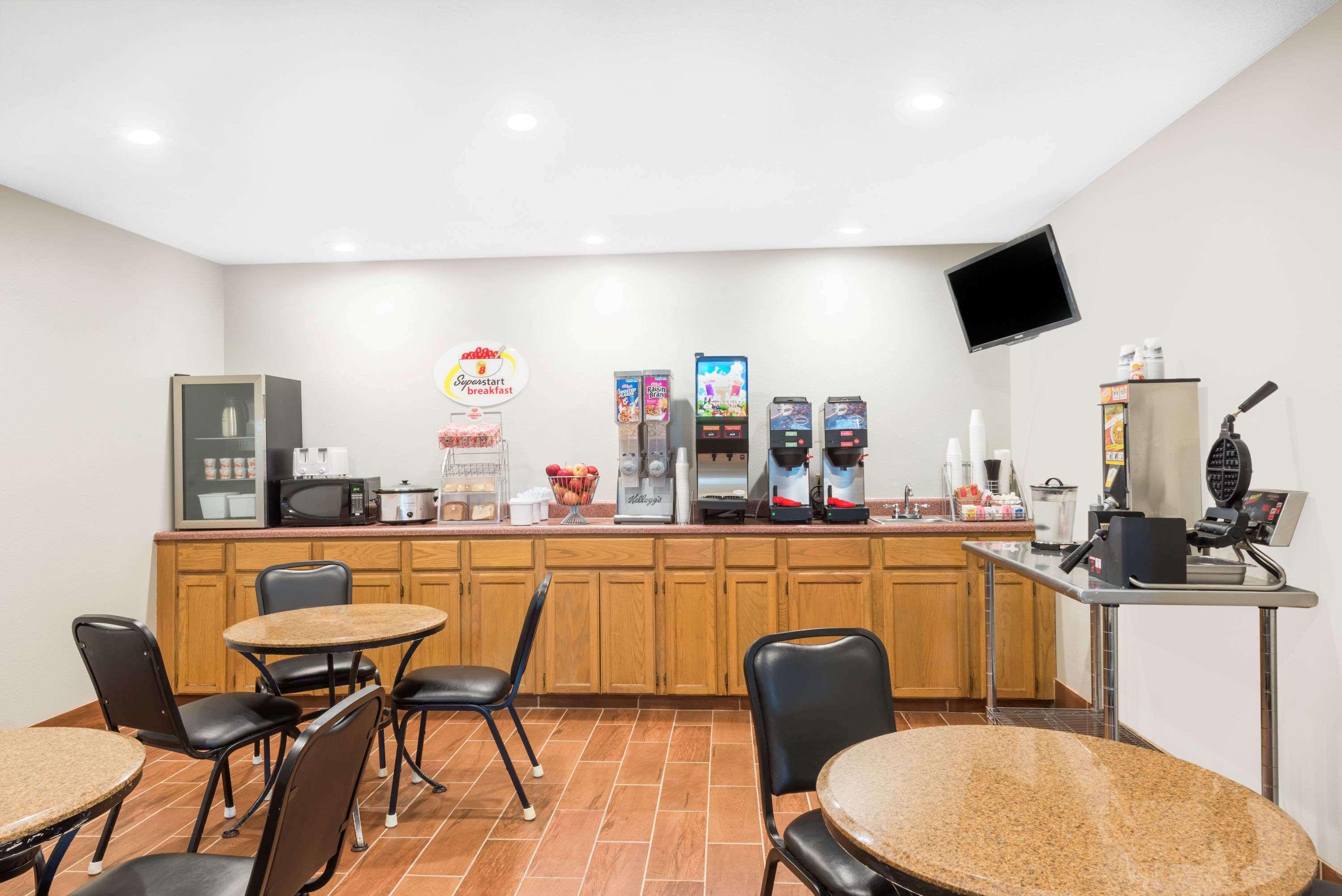 מלון Super 8 By Wyndham Winfield-Quail Ridge Area מראה חיצוני תמונה